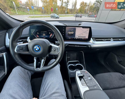 БМВ iX1 2024 в Ровно на Automoto.ua Белый БМВ iX1, объемом двигателя 0 л и пробегом 12 тыс. км за 36500 $, фото 11 на Automoto.ua