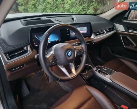 Белый БМВ iX1, объемом двигателя 0 л и пробегом 40 тыс. км за 29700 $, фото 6 на Automoto.ua