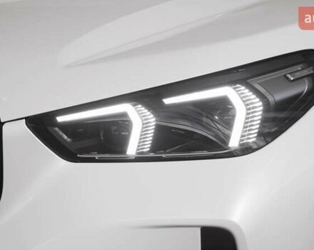 Белый БМВ iX1, объемом двигателя 0 л и пробегом 2 тыс. км за 50149 $, фото 3 на Automoto.ua