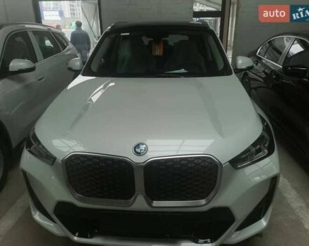 Белый БМВ iX1, объемом двигателя 0 л и пробегом 1 тыс. км за 30999 $, фото 1 на Automoto.ua