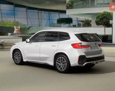 Белый БМВ iX1, объемом двигателя 0 л и пробегом 2 тыс. км за 50149 $, фото 1 на Automoto.ua