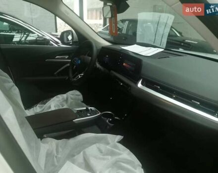 Белый БМВ iX1, объемом двигателя 0 л и пробегом 1 тыс. км за 30999 $, фото 5 на Automoto.ua