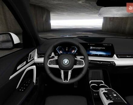 Белый БМВ iX1, объемом двигателя 0 л и пробегом 2 тыс. км за 50149 $, фото 8 на Automoto.ua