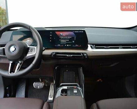 БМВ iX1 2025 в Киеве на Automoto.ua Белый БМВ iX1, объемом двигателя 0 л и пробегом 7 тыс. км за 55426 $, фото 5 на Automoto.ua