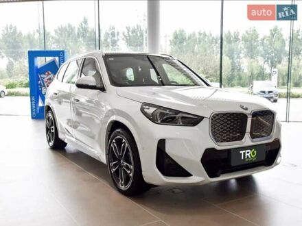 БМВ iX1 2023 в Житомире на Automoto.ua Белый БМВ iX1, объемом двигателя 0 л и пробегом 9 тыс. км за 28000 $, фото 1 на Automoto.ua