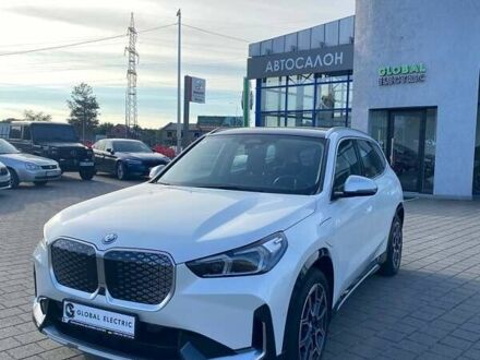 БМВ iX1 2023 в Мукачеве на Automoto.ua Белый БМВ iX1, объемом двигателя 0 л и пробегом 16 тыс. км за 30900 $, фото 1 на Automoto.ua
