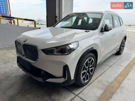 БМВ iX1 2024 в Львове на Automoto.ua Белый БМВ iX1, объемом двигателя 0 л и пробегом 2 тыс. км за 29500 $, фото 1 на Automoto.ua