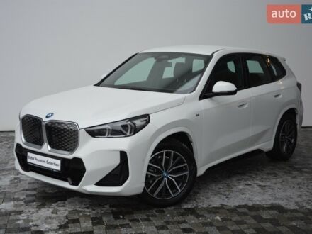 Белый БМВ iX1, объемом двигателя 0 л и пробегом 7 тыс. км за 34808 $, фото 1 на Automoto.ua
