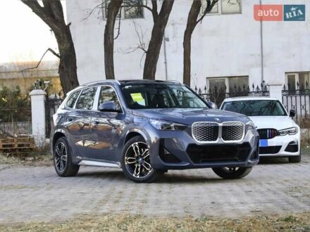 БМВ iX1 2025 в Виннице на Automoto.ua Белый БМВ iX1, объемом двигателя 0 л и пробегом 1 тыс. км за 30900 $, фото 1 на Automoto.ua
