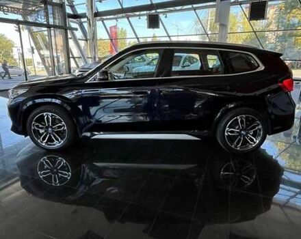 Черный БМВ iX1, объемом двигателя 0 л и пробегом 12 тыс. км за 32000 $, фото 1 на Automoto.ua