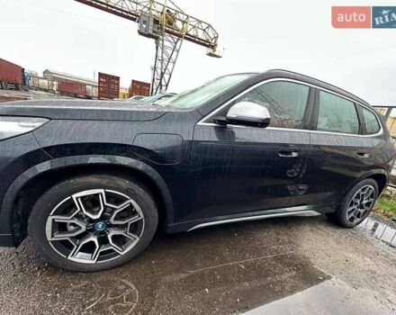 Черный БМВ iX1, объемом двигателя 0 л и пробегом 28 тыс. км за 28500 $, фото 3 на Automoto.ua