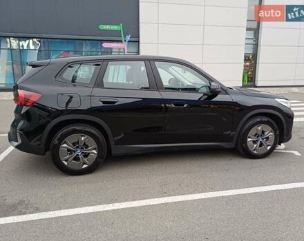 Чорний БМВ iX1, об'ємом двигуна 0 л та пробігом 7 тис. км за 38900 $, фото 5 на Automoto.ua