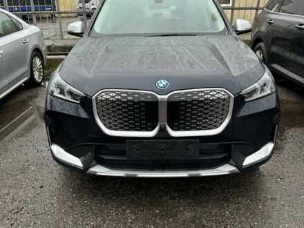 Черный БМВ iX1, объемом двигателя 0 л и пробегом 28 тыс. км за 28500 $, фото 1 на Automoto.ua