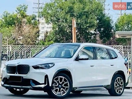 БМВ iX1 2023 в Киеве на Automoto.ua БМВ iX1, объемом двигателя 0 л и пробегом 2 тыс. км за 29000 $, фото 1 на Automoto.ua