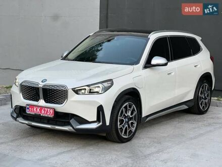 БМВ iX1, объемом двигателя 0 л и пробегом 17 тыс. км за 30500 $, фото 1 на Automoto.ua