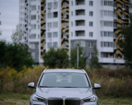Серый БМВ iX1, объемом двигателя 0 л и пробегом 30 тыс. км за 29999 $, фото 4 на Automoto.ua