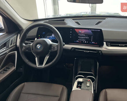 Серый БМВ iX1, объемом двигателя 0 л и пробегом 7 тыс. км за 32000 $, фото 16 на Automoto.ua