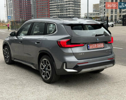 Серый БМВ iX1, объемом двигателя 0 л и пробегом 17 тыс. км за 35000 $, фото 2 на Automoto.ua