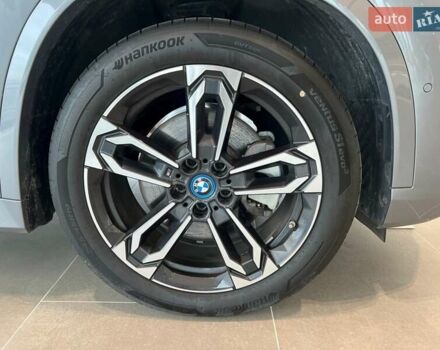 Серый БМВ iX1, объемом двигателя 0 л и пробегом 3 тыс. км за 27200 $, фото 4 на Automoto.ua