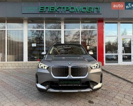 Серый БМВ iX1, объемом двигателя 0 л и пробегом 3 тыс. км за 33999 $, фото 4 на Automoto.ua