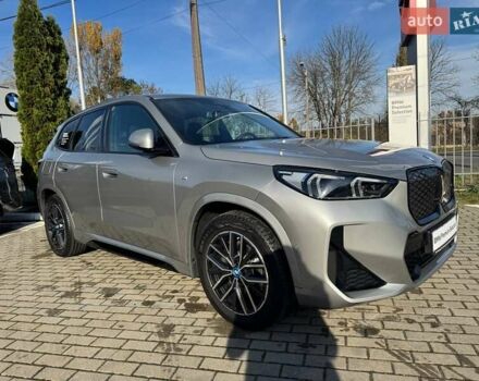 БМВ iX1 2024 в Житомире на Automoto.ua Серый БМВ iX1, объемом двигателя 0 л и пробегом 8 тыс. км за 52031 $, фото 1 на Automoto.ua