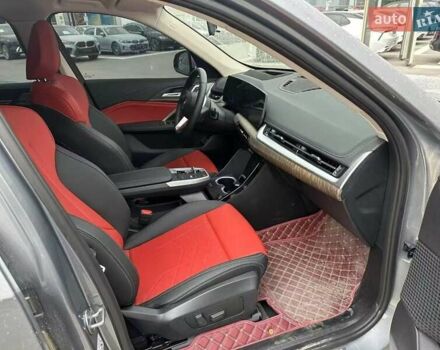 Серый БМВ iX1, объемом двигателя 0 л и пробегом 3 тыс. км за 27999 $, фото 3 на Automoto.ua