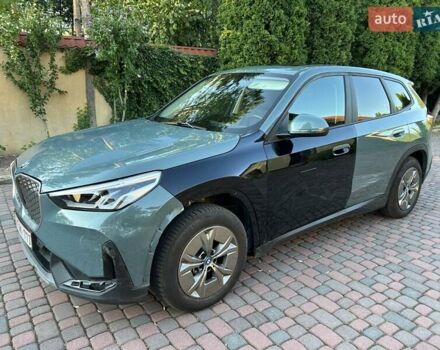 Серый БМВ iX1, объемом двигателя 0 л и пробегом 12 тыс. км за 25500 $, фото 3 на Automoto.ua