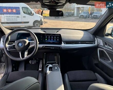 БМВ iX1 2024 в Житомире на Automoto.ua Серый БМВ iX1, объемом двигателя 0 л и пробегом 8 тыс. км за 52031 $, фото 28 на Automoto.ua