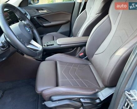 Серый БМВ iX1, объемом двигателя 0 л и пробегом 12 тыс. км за 25500 $, фото 15 на Automoto.ua