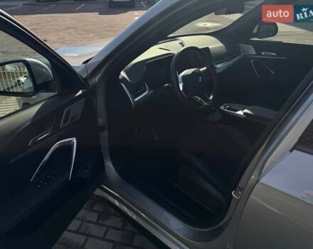БМВ iX1 2024 в Житомире на Automoto.ua Серый БМВ iX1, объемом двигателя 0 л и пробегом 8 тыс. км за 52031 $, фото 17 на Automoto.ua