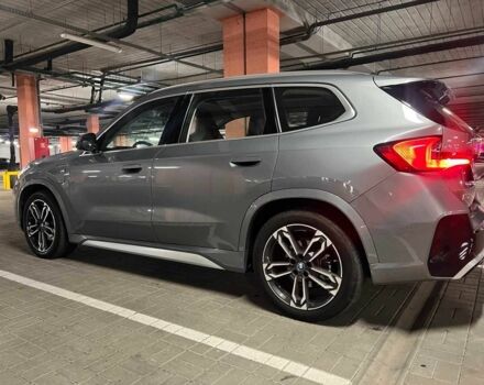 Серый БМВ iX1, объемом двигателя 0 л и пробегом 6 тыс. км за 33200 $, фото 1 на Automoto.ua