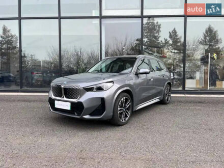 БМВ iX1 2023 в Киеве на Automoto.ua Серый БМВ iX1, объемом двигателя 0 л и пробегом 6 тыс. км за 26000 $, фото 1 на Automoto.ua