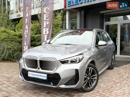 БМВ iX1 2023 в Львове на Automoto.ua Серый БМВ iX1, объемом двигателя 0 л и пробегом 10 тыс. км за 32900 $, фото 1 на Automoto.ua