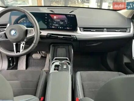 Серый БМВ iX1, объемом двигателя 0 л и пробегом 4 тыс. км за 35000 $, фото 1 на Automoto.ua