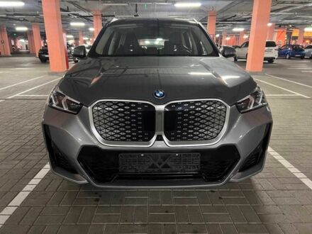 Серый БМВ iX1, объемом двигателя 0 л и пробегом 6 тыс. км за 33200 $, фото 1 на Automoto.ua