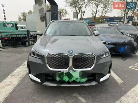 БМВ iX1 2024 в Харькове на Automoto.ua Серый БМВ iX1, объемом двигателя 0 л и пробегом 3 тыс. км за 27999 $, фото 1 на Automoto.ua