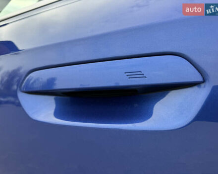 Синій БМВ iX1, об'ємом двигуна 0 л та пробігом 2 тис. км за 35000 $, фото 4 на Automoto.ua