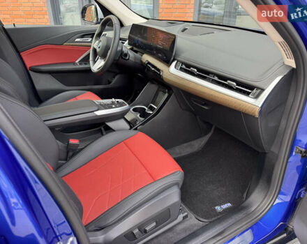 Синій БМВ iX1, об'ємом двигуна 0 л та пробігом 2 тис. км за 35000 $, фото 7 на Automoto.ua