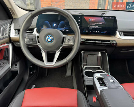 Синій БМВ iX1, об'ємом двигуна 0 л та пробігом 2 тис. км за 35000 $, фото 8 на Automoto.ua