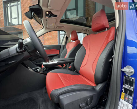 Синій БМВ iX1, об'ємом двигуна 0 л та пробігом 2 тис. км за 35000 $, фото 6 на Automoto.ua