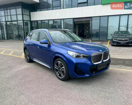 Синий БМВ iX1, объемом двигателя 0 л и пробегом 12 тыс. км за 27800 $, фото 1 на Automoto.ua