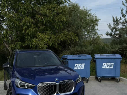 БМВ iX1 2022 в Ужгороде на Automoto.ua Синий БМВ iX1, объемом двигателя 0 л и пробегом 22 тыс. км за 28800 $, фото 1 на Automoto.ua
