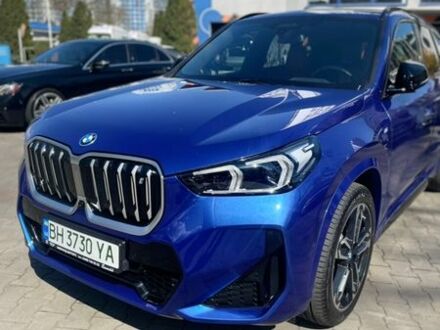 Синий БМВ iX1, объемом двигателя 0 л и пробегом 12 тыс. км за 41000 $, фото 1 на Automoto.ua