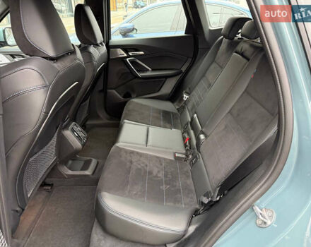 Зеленый БМВ iX1, объемом двигателя 0 л и пробегом 36 тыс. км за 38500 $, фото 2 на Automoto.ua