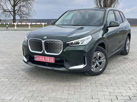 БМВ iX1 2024 в Черновцах на Automoto.ua Зеленый БМВ iX1, объемом двигателя 0 л и пробегом 4 тыс. км за 38500 $, фото 1 на Automoto.ua