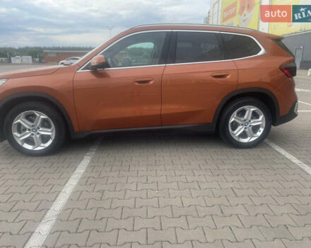 БМВ iX1 2024 в Киеве на Automoto.ua Оранжевый БМВ iX1, объемом двигателя 0 л и пробегом 45 тыс. км за 35000 $, фото 3 на Automoto.ua