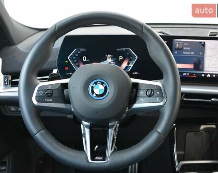 Красный БМВ iX2, объемом двигателя 0 л и пробегом 8 тыс. км за 45313 $, фото 5 на Automoto.ua