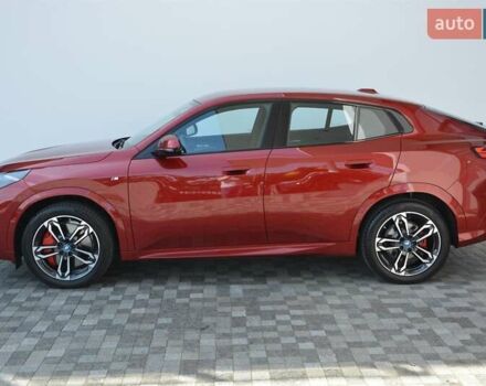 Красный БМВ iX2, объемом двигателя 0 л и пробегом 8 тыс. км за 45313 $, фото 1 на Automoto.ua