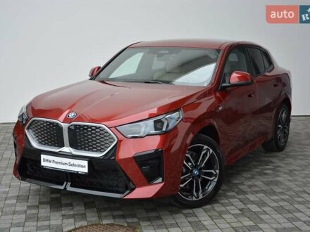 БМВ iX2 2025 в Киеве на Automoto.ua Красный БМВ iX2, объемом двигателя 0 л и пробегом 9 тыс. км за 53143 $, фото 1 на Automoto.ua