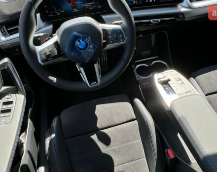 БМВ iX2, объемом двигателя 0 л и пробегом 0 тыс. км за 56271 $, фото 19 на Automoto.ua